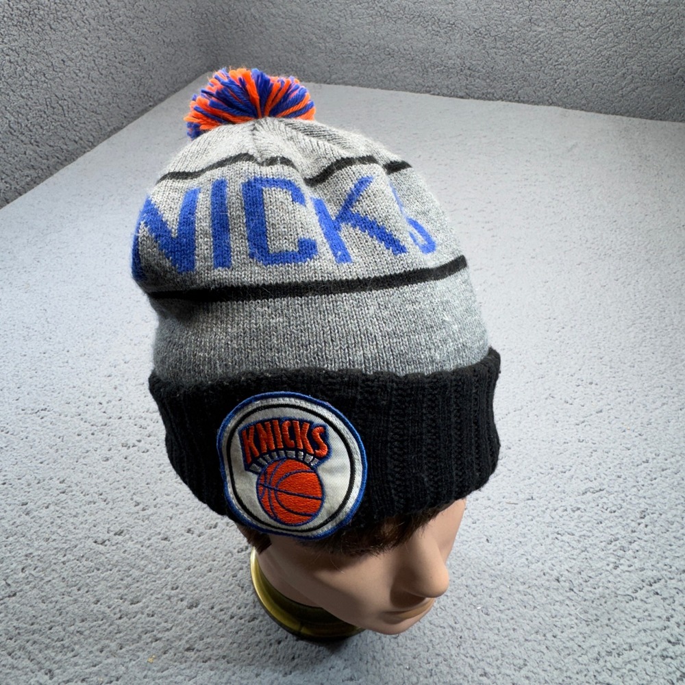 Vintage New York Knicks Beanie Mens One Size GrayPom Pom NBA Basketball Hat